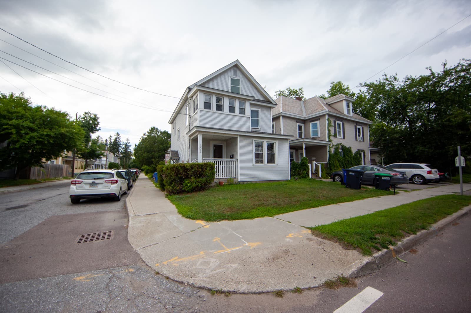 302 Colchester Ave - Image 2